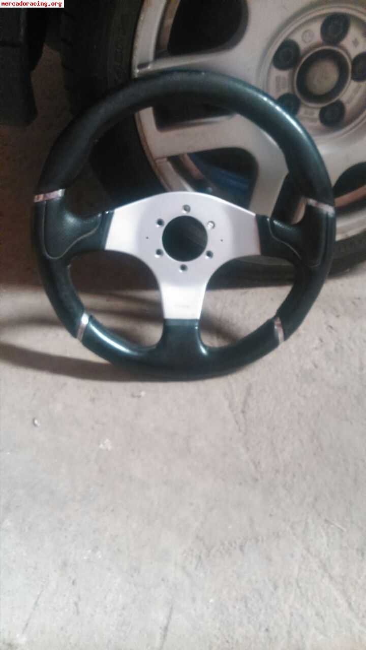 Venta de piña y volante