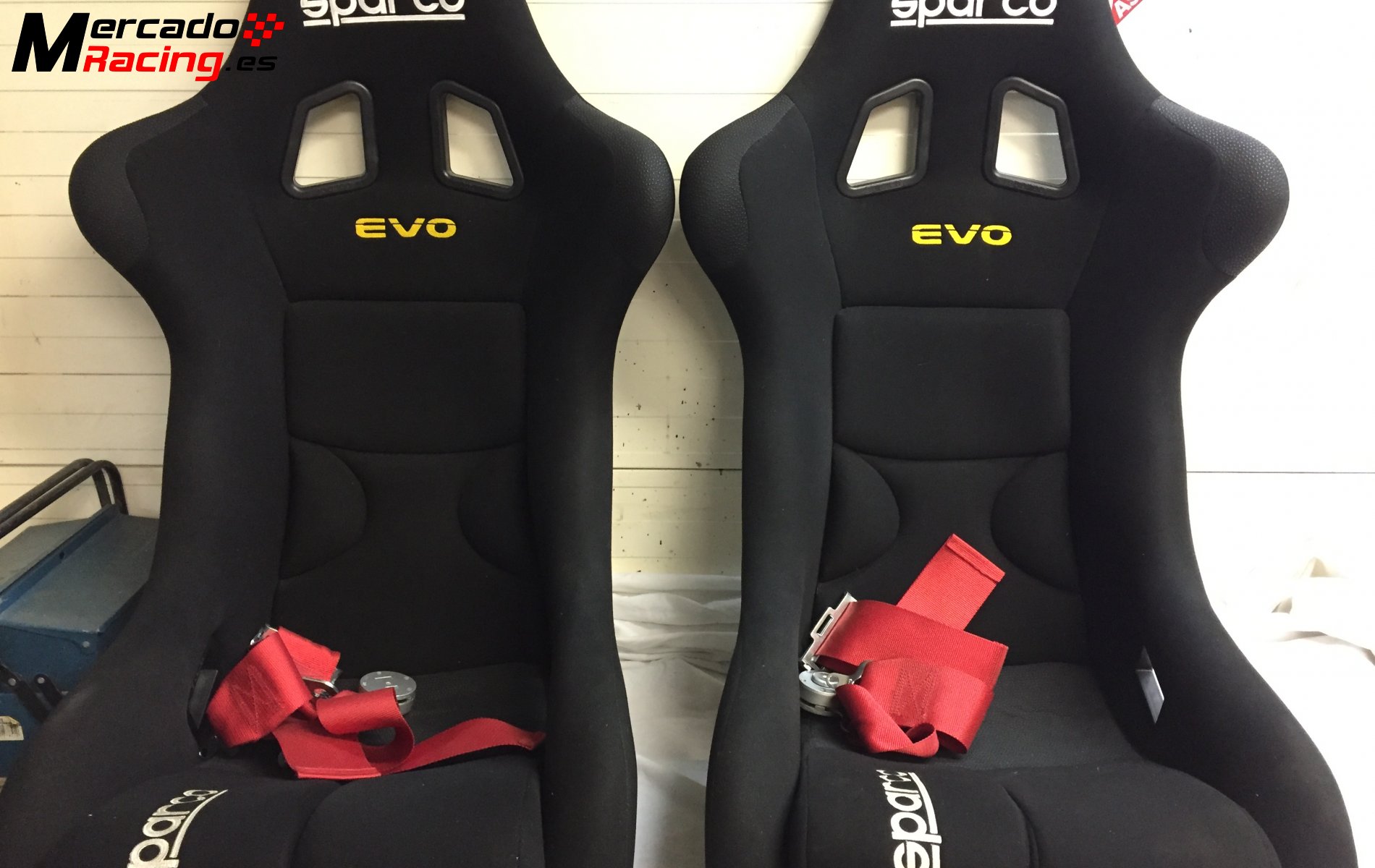 Vendo 2 baquets sparco evo   2 arnes sparco 4 puntos