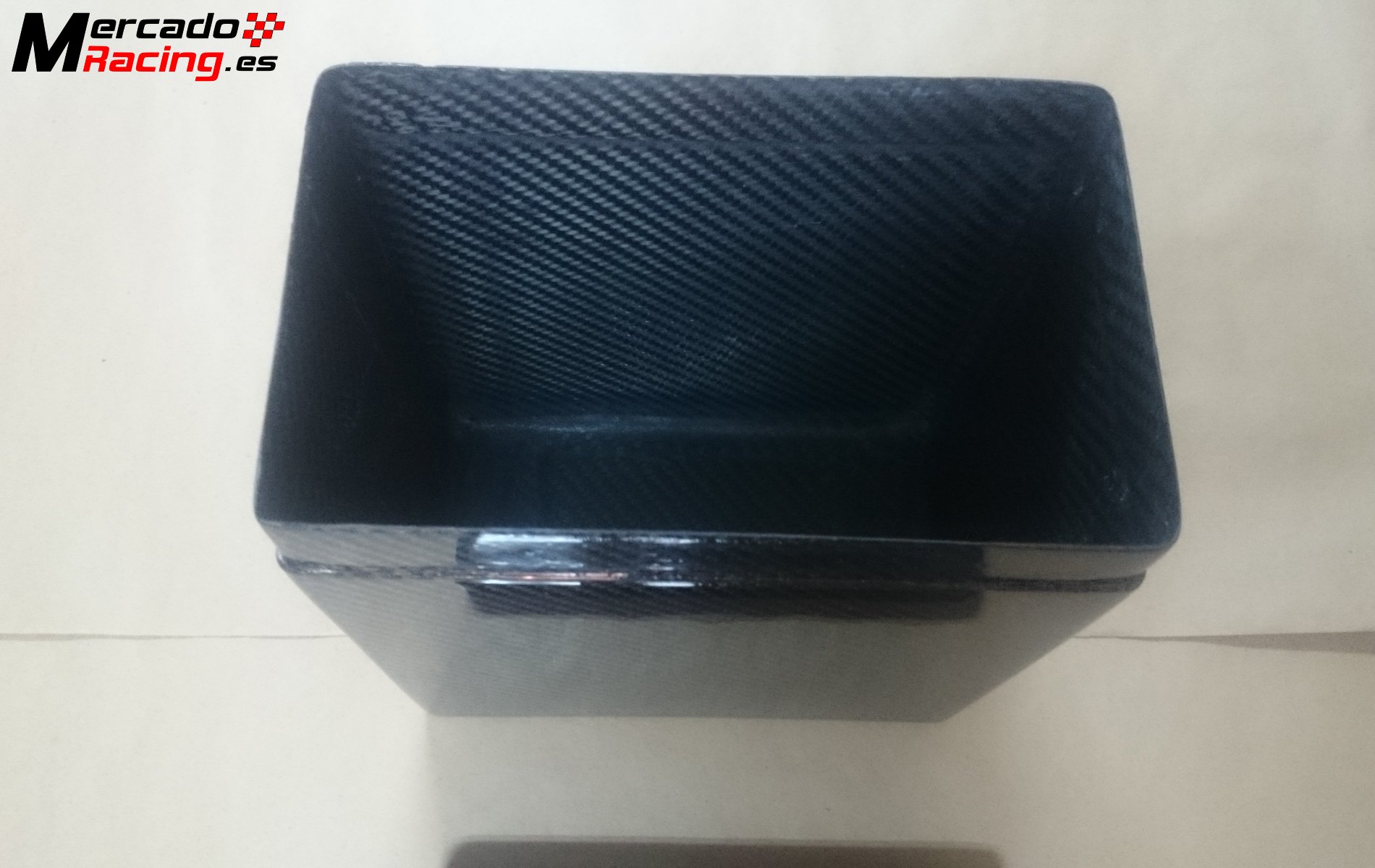 Caja para bateria en carbono 