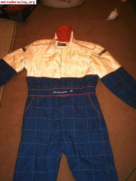 Vendo mono gtz racing, con una sola carrera talla xl homolog