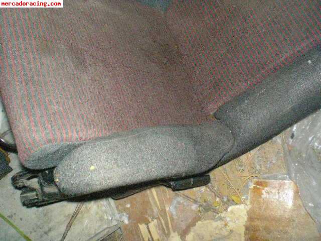 Vendo pareja asientos de r5 gt turbo lineas  rojas delantero