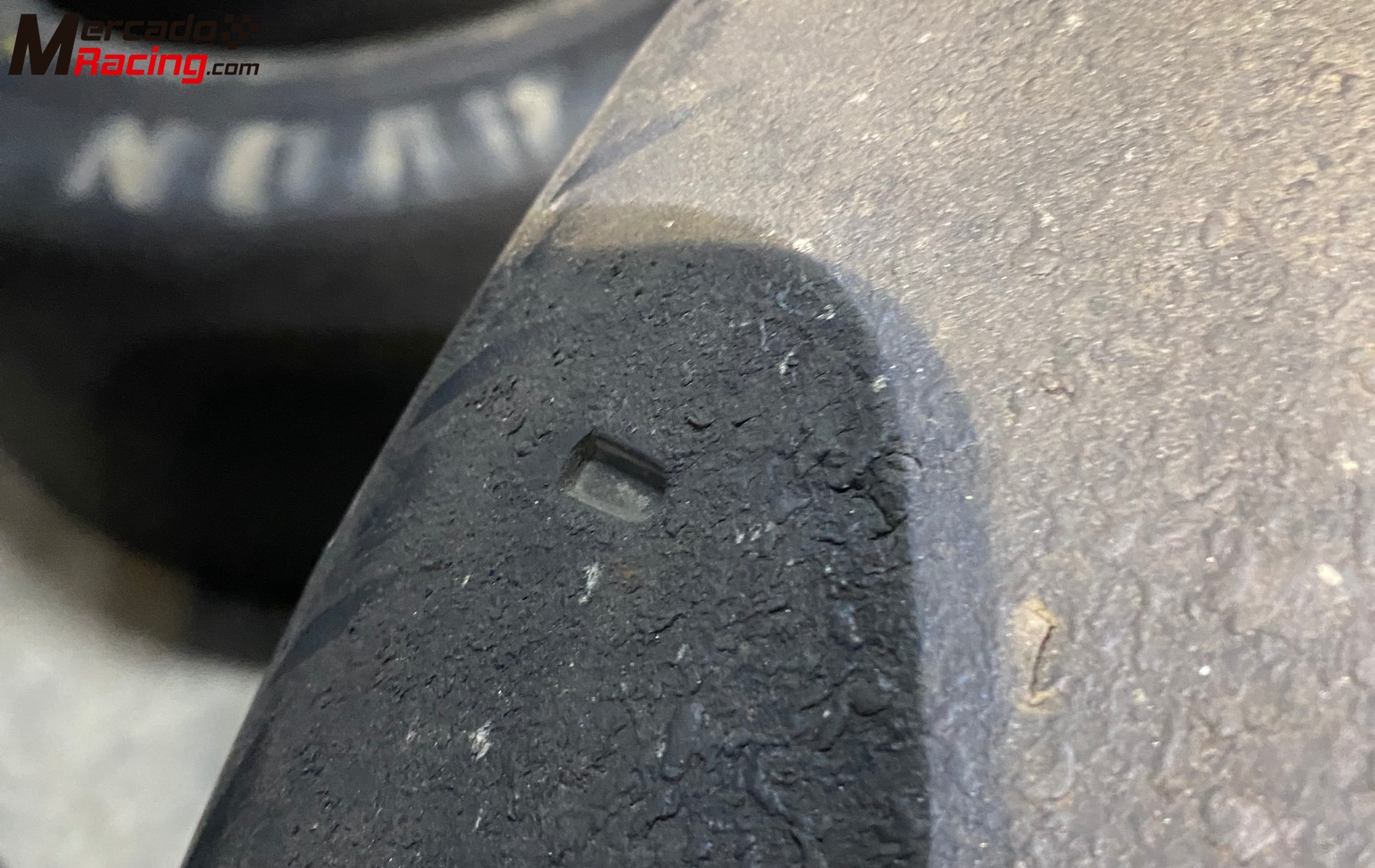 Neumáticos avon slick 13