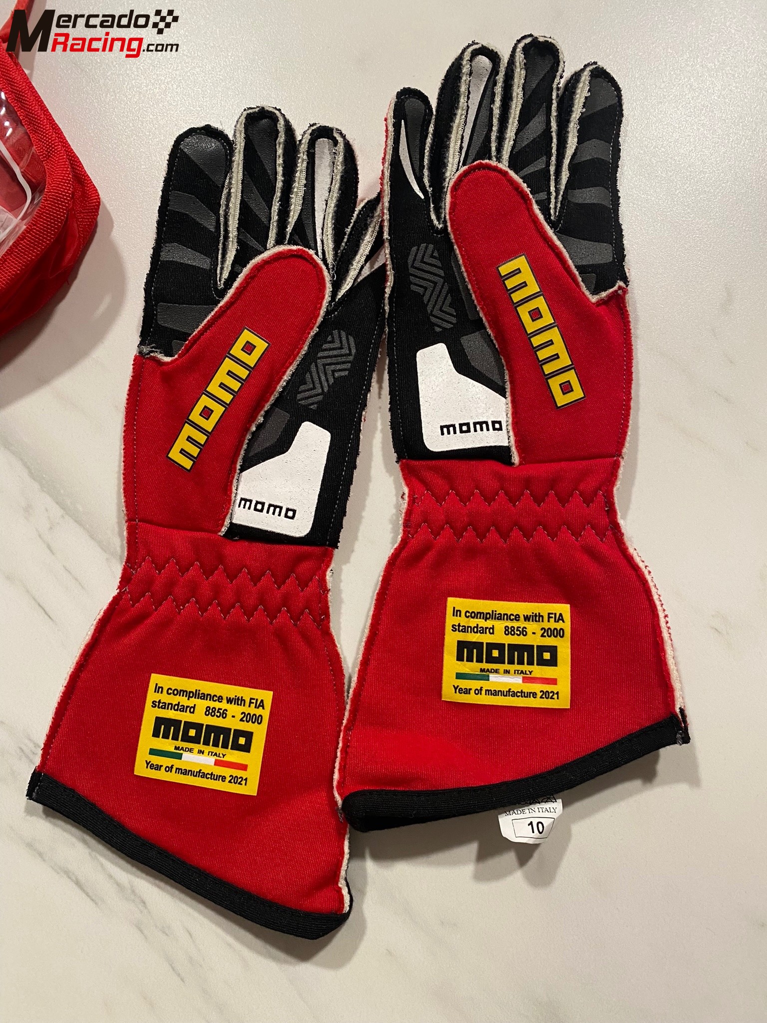 Guantes momo  corsa ( sin estrenar) 