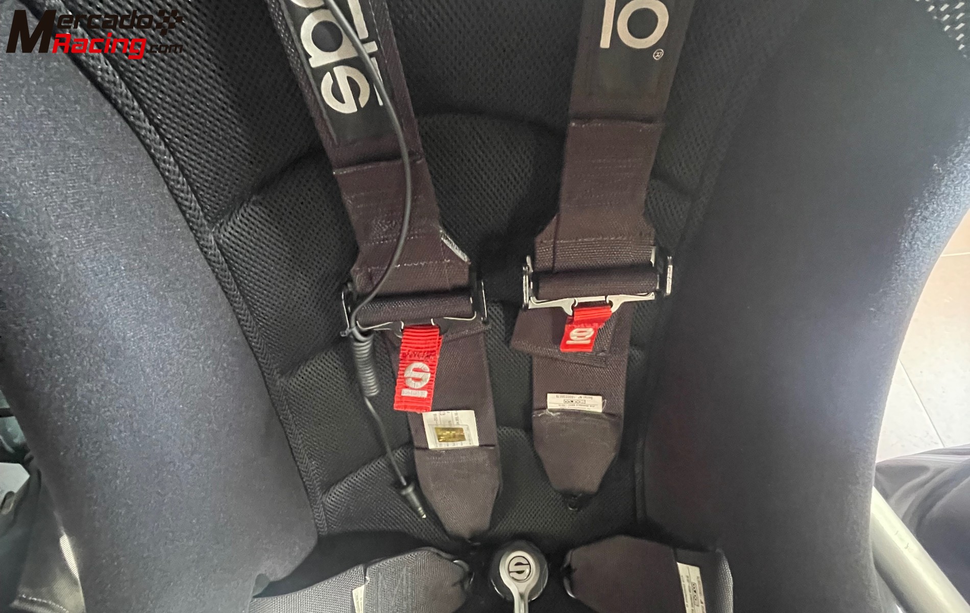Se vende pareja de arneses sparco competition h-2 de 6 puntos.