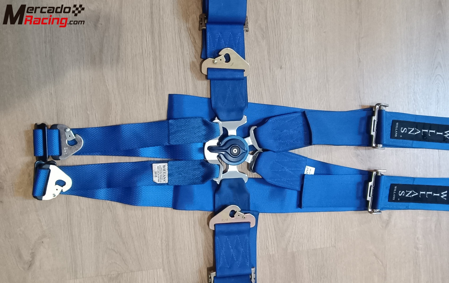 Se venden  2 arneses  de 6 puntos willans.