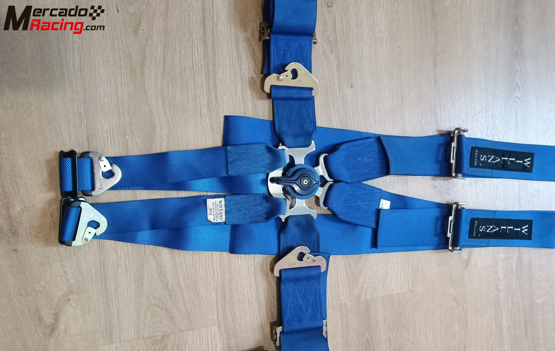 Se venden  2 arneses  de 6 puntos willans.