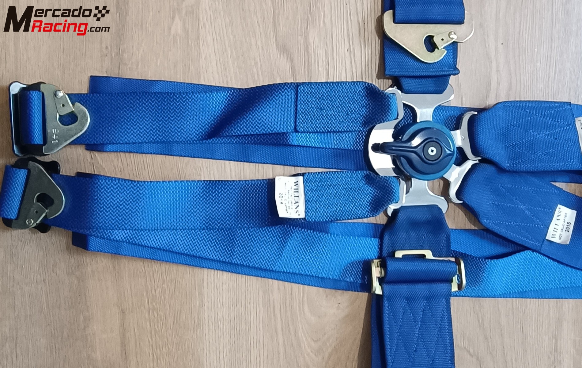 Se venden  2 arneses  de 6 puntos willans.