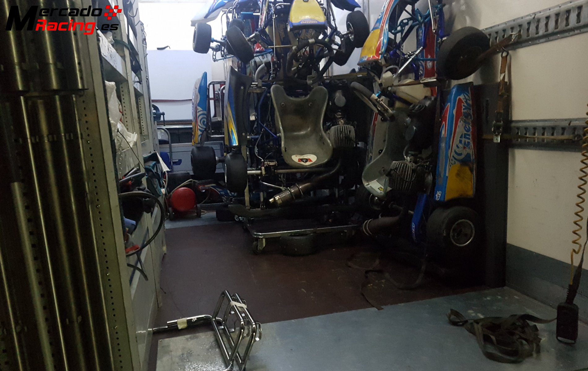 Camión taller para karting u otros servicios