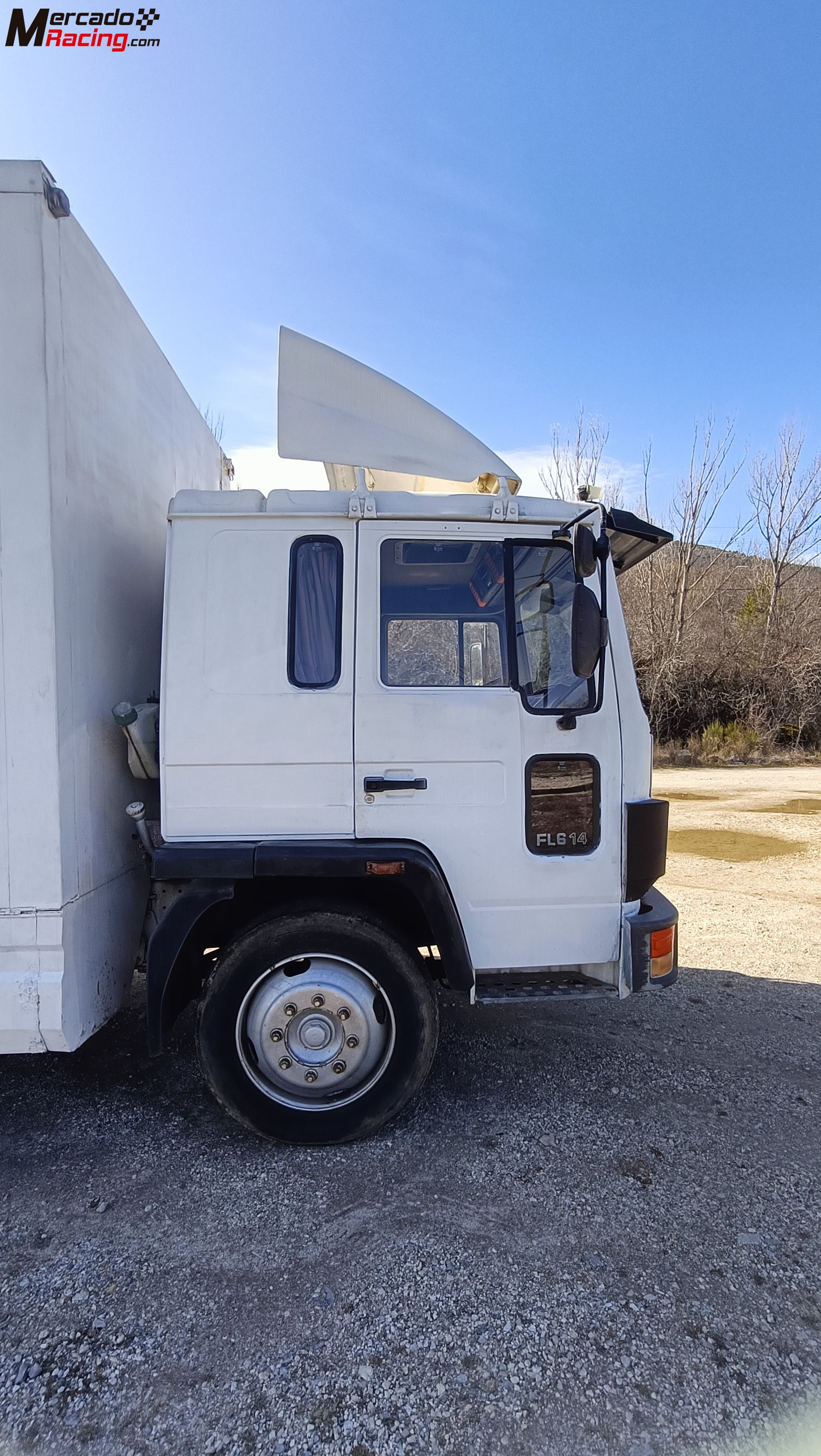 Se vende camion taller volvo fl614e.