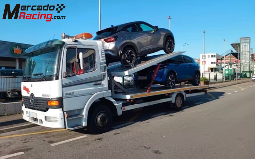 Camión portavehiculos mercedes atego 823