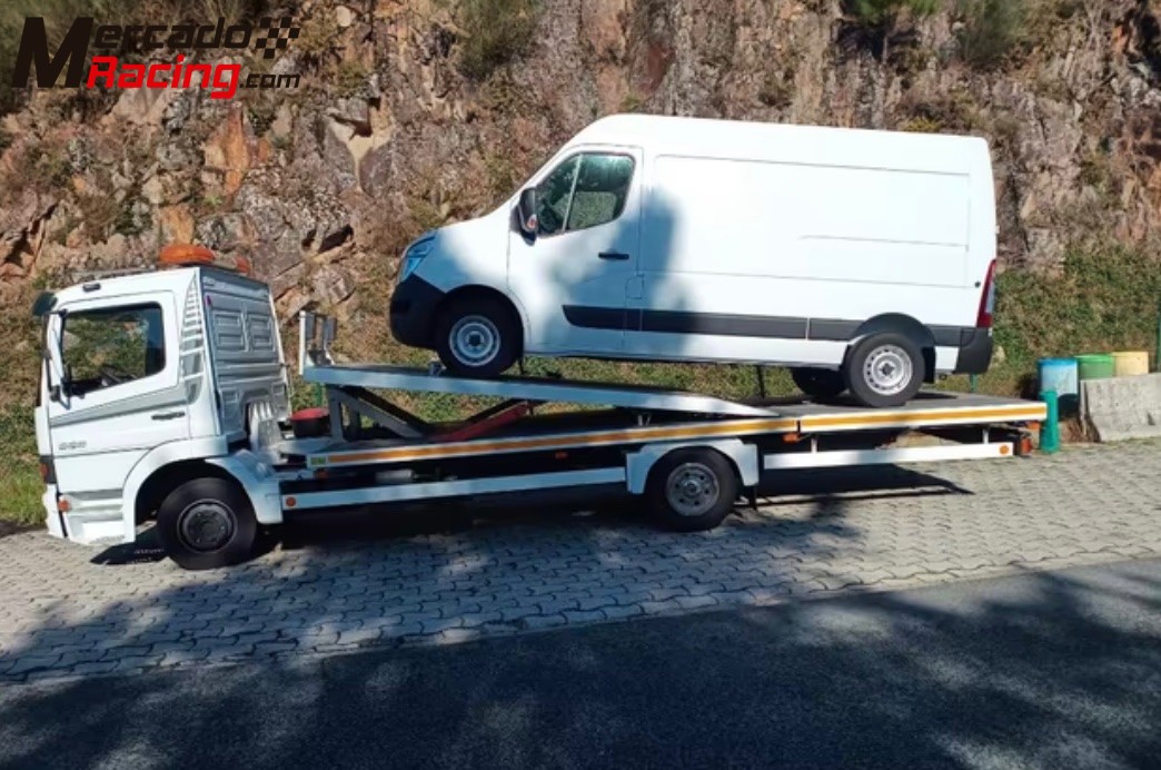 Camión portavehiculos mercedes atego 823