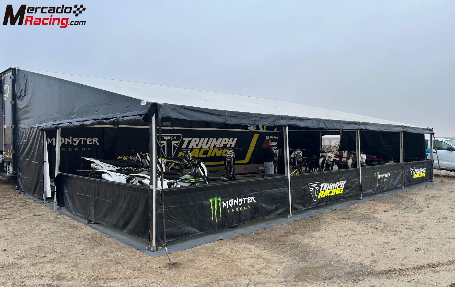 Se vende conjunto tractora más remolque vivienda taller más toldo steigmaier