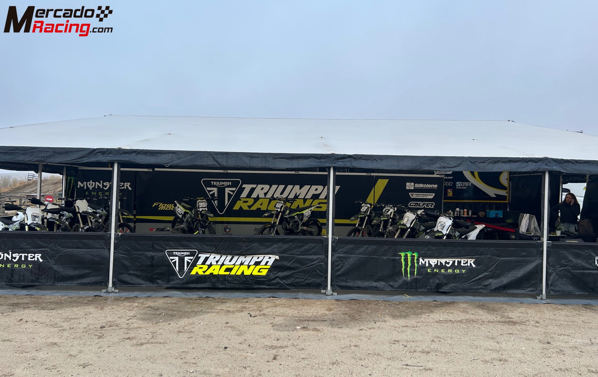 Se vende conjunto tractora más remolque vivienda taller más toldo steigmaier