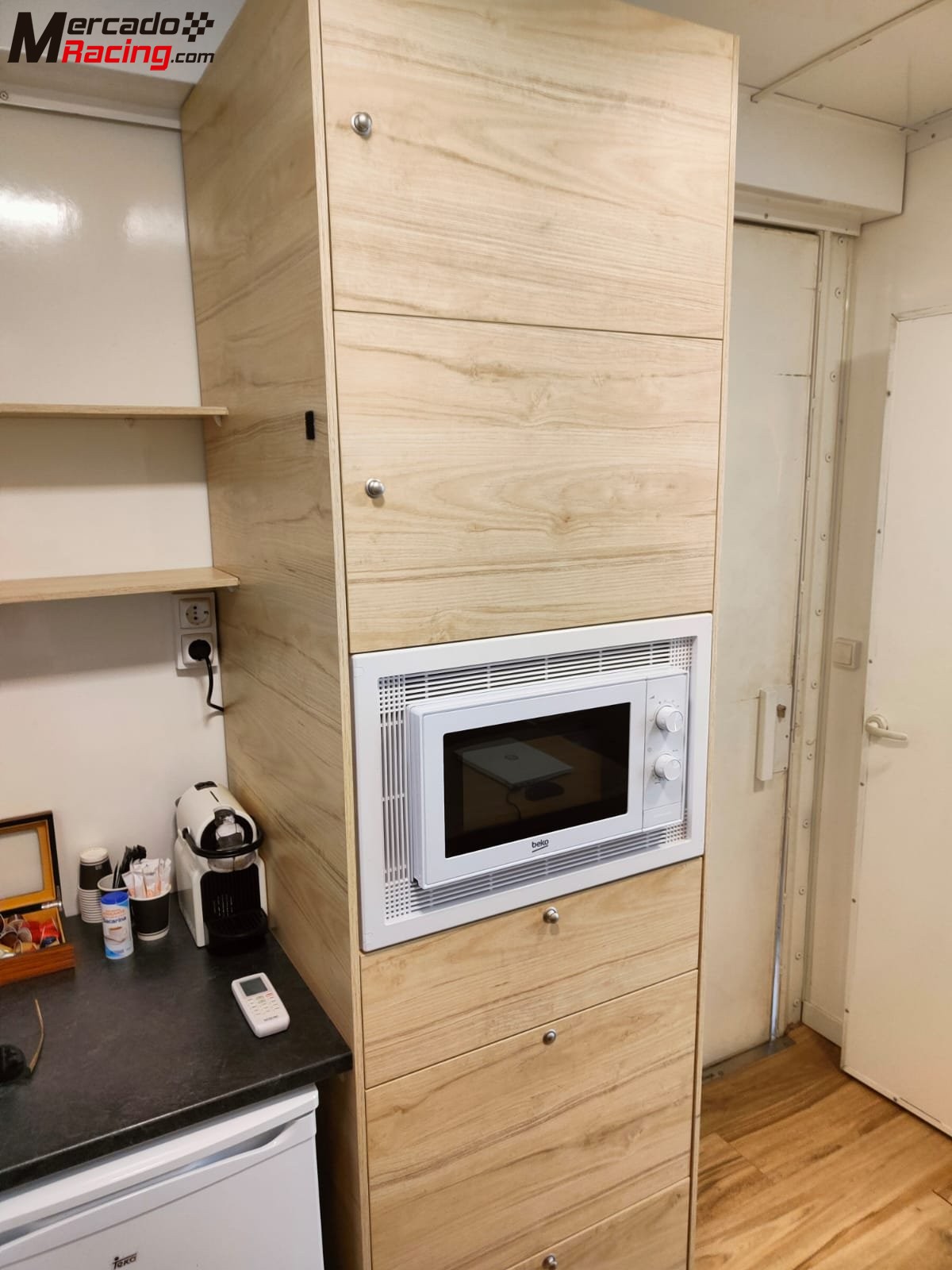 Camión taller-vivienda