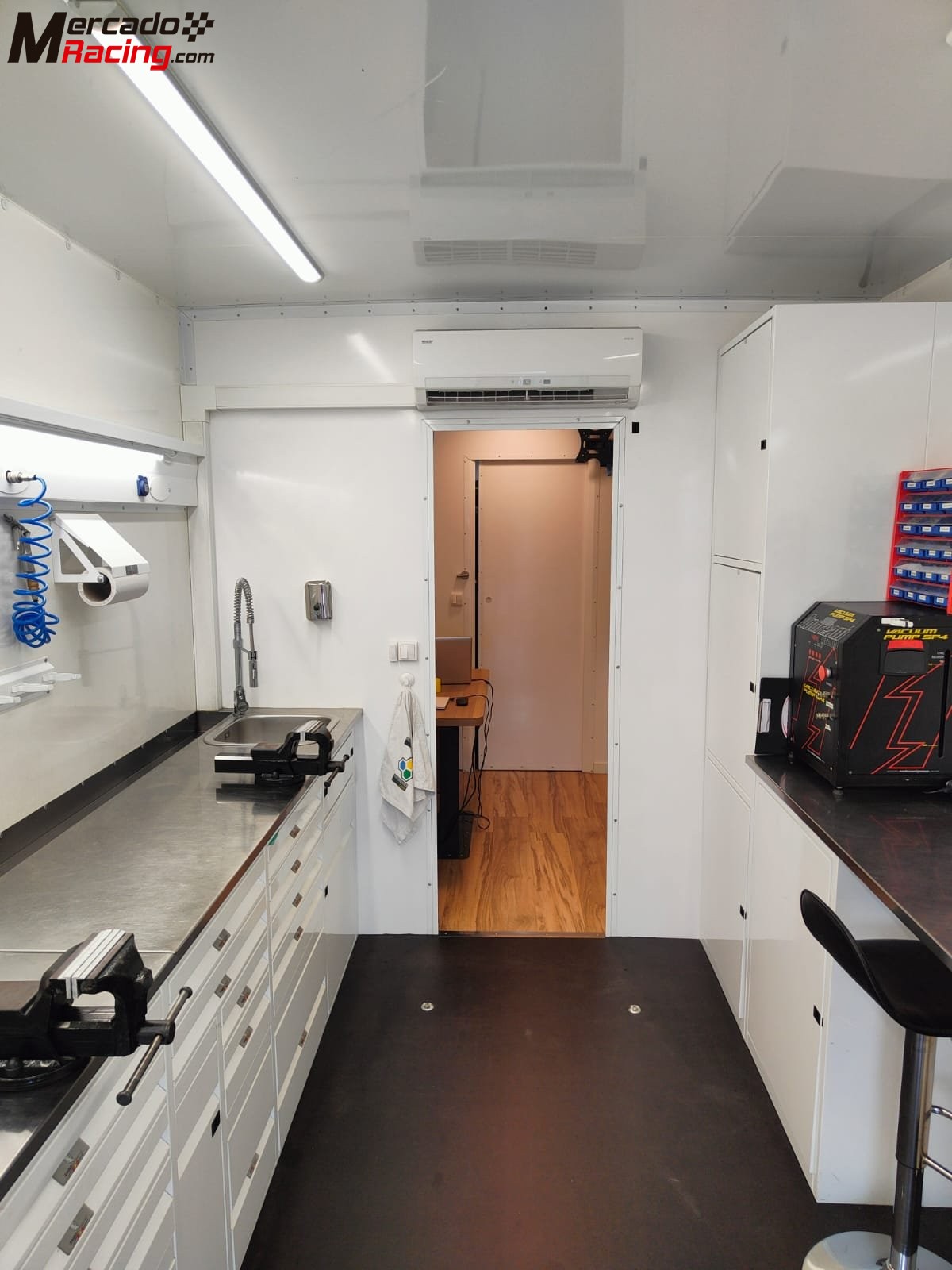 Camión taller-vivienda