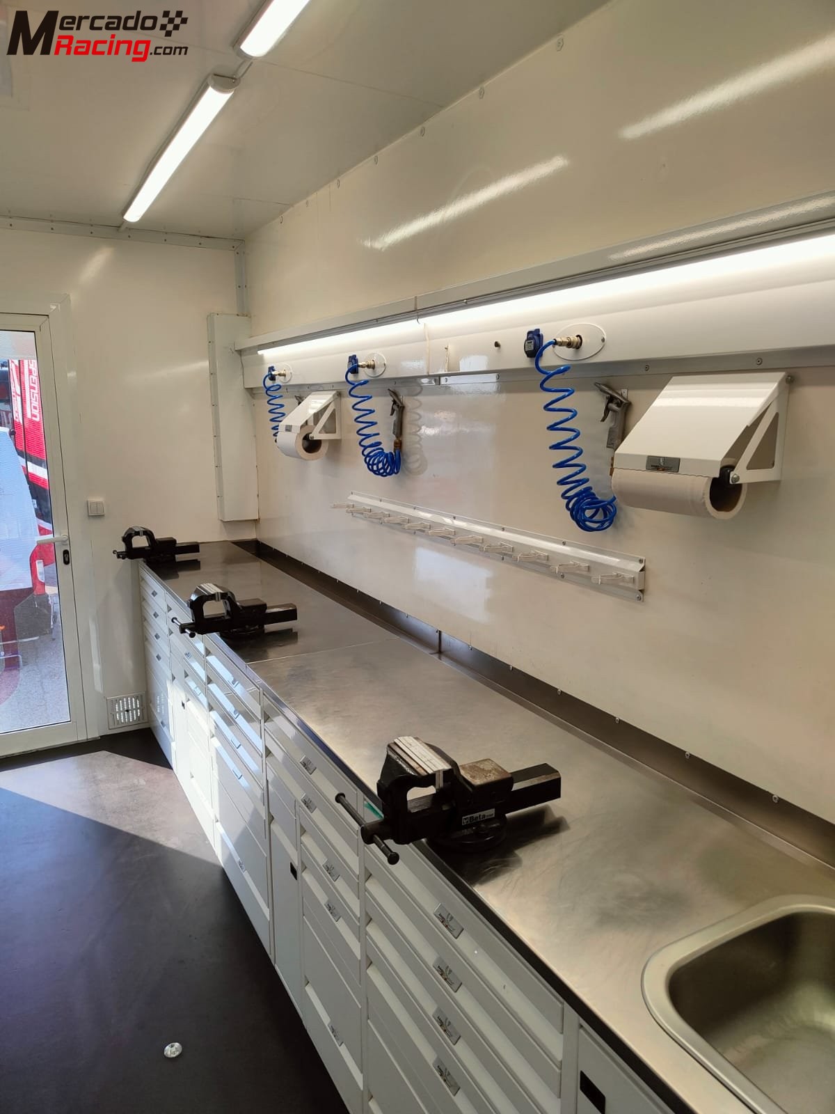 Camión taller-vivienda