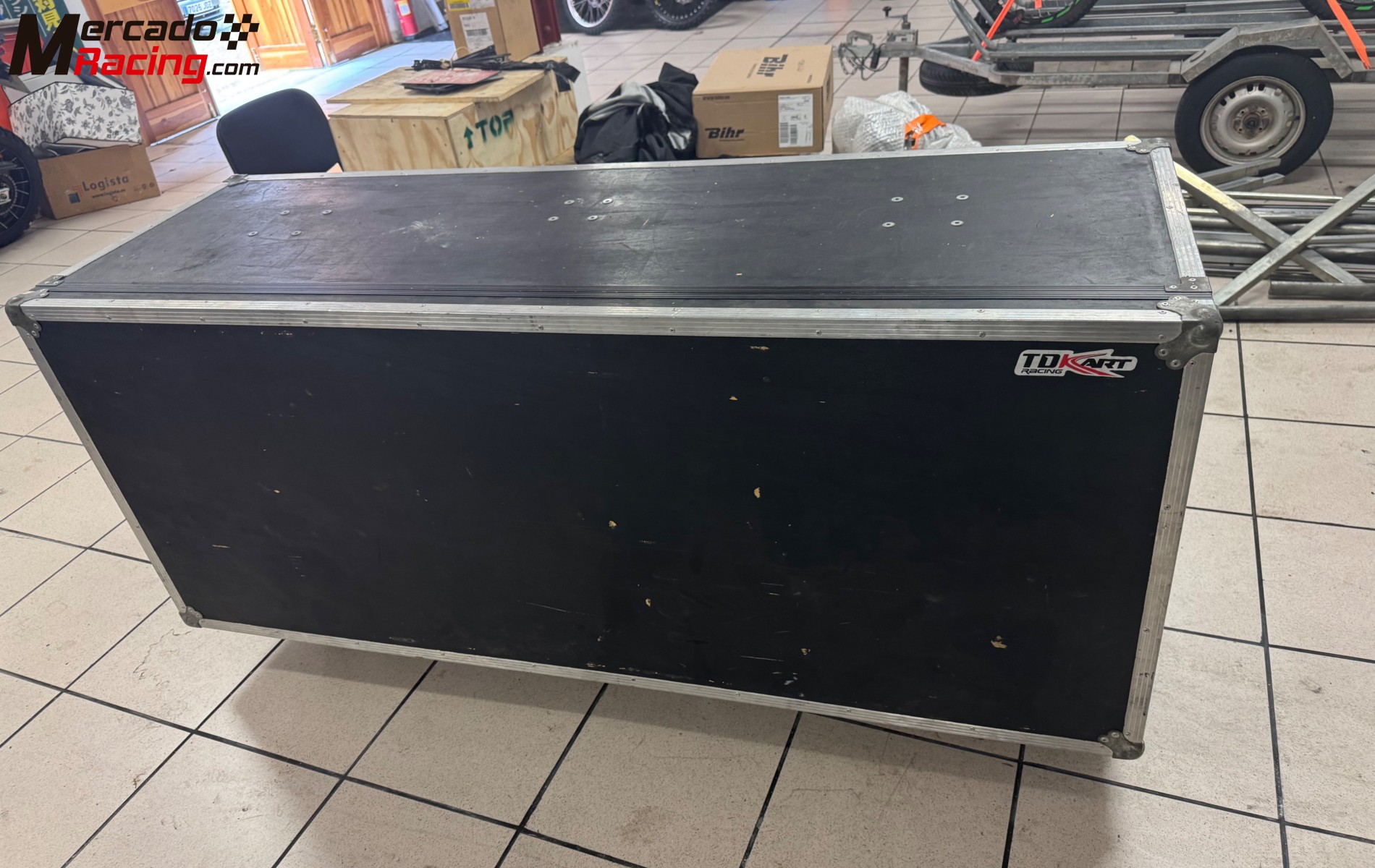 Mueble rack telemetría 3 pantallas. 