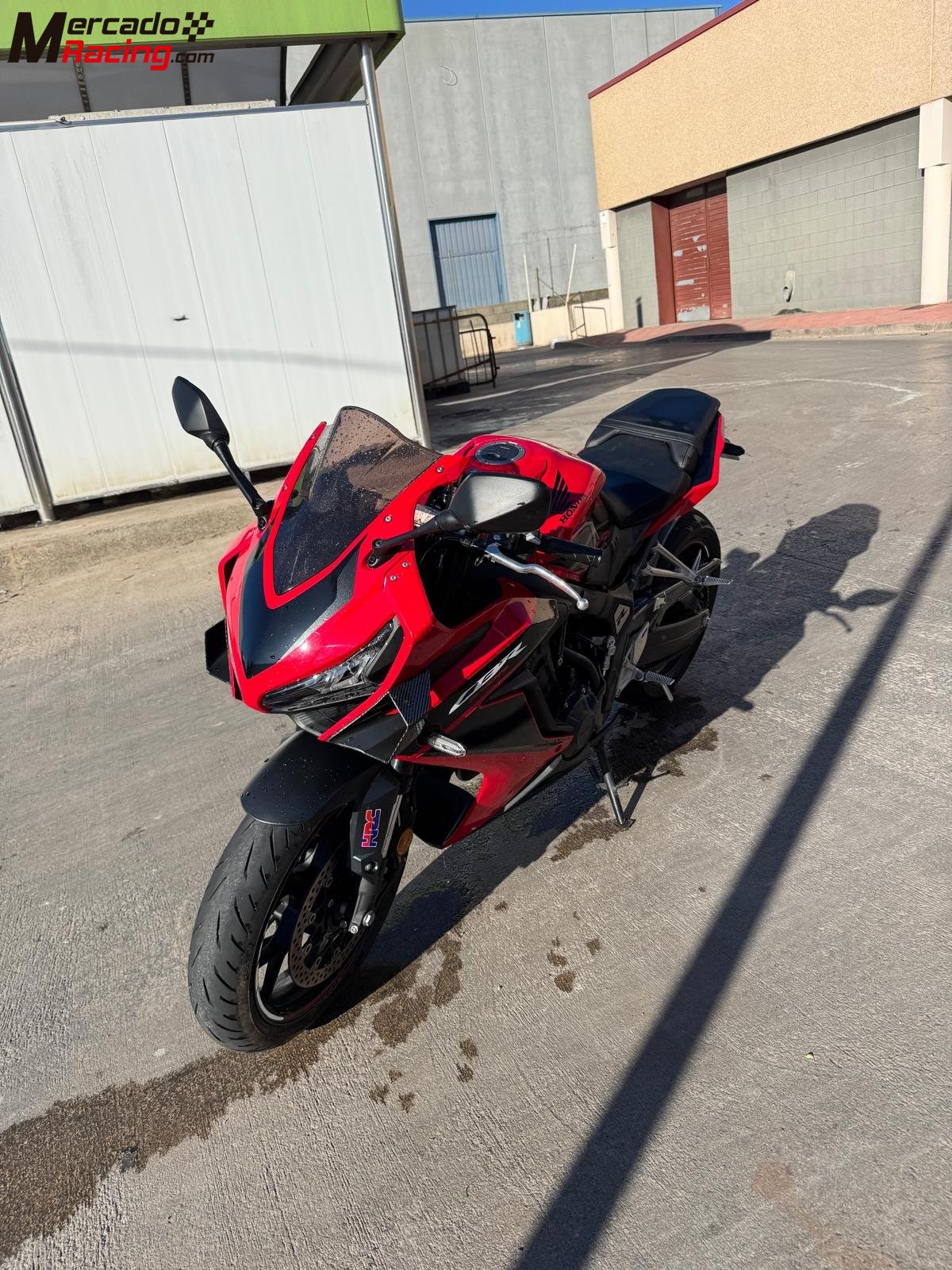 Honda cbr 650r con mantenimiento hasta 12/2026