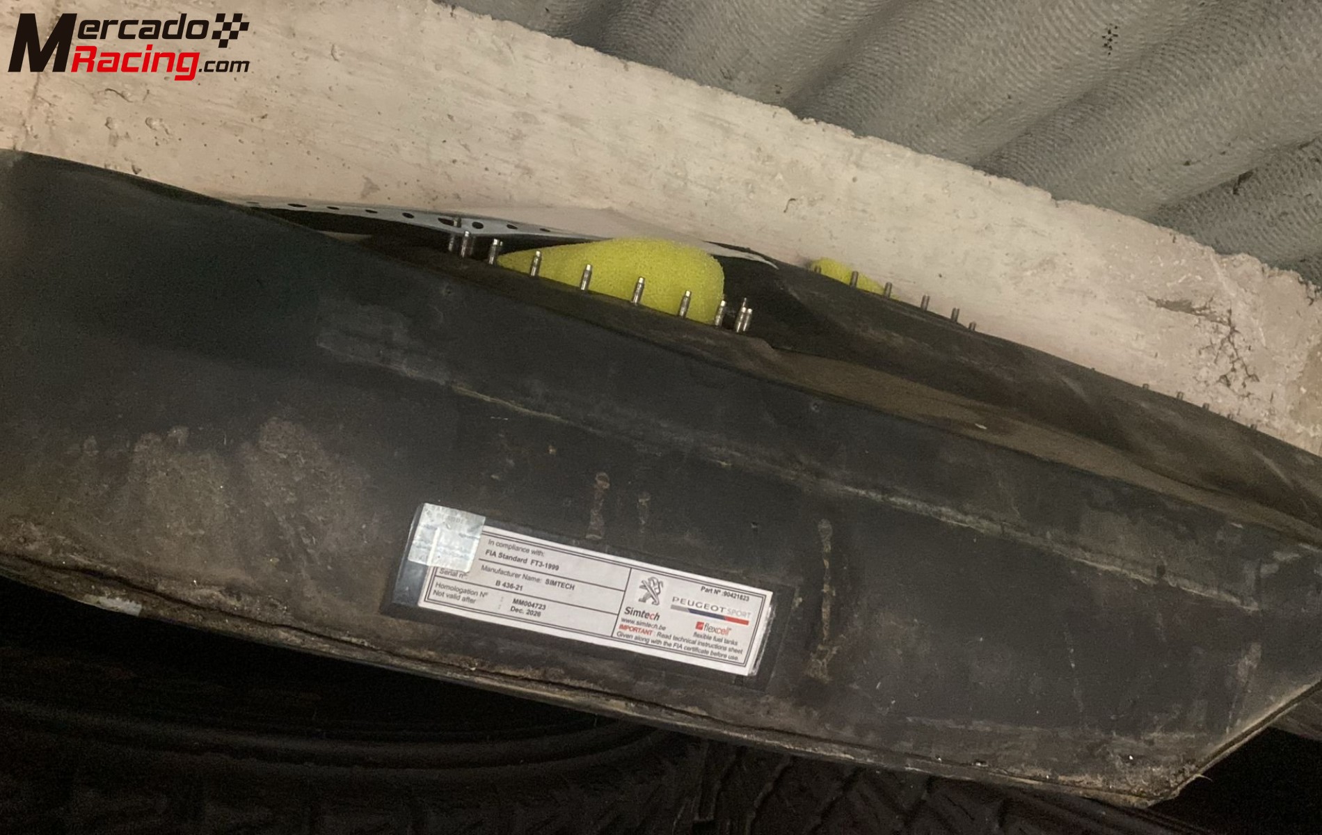 Se vende deposito peugeot 208 r2
