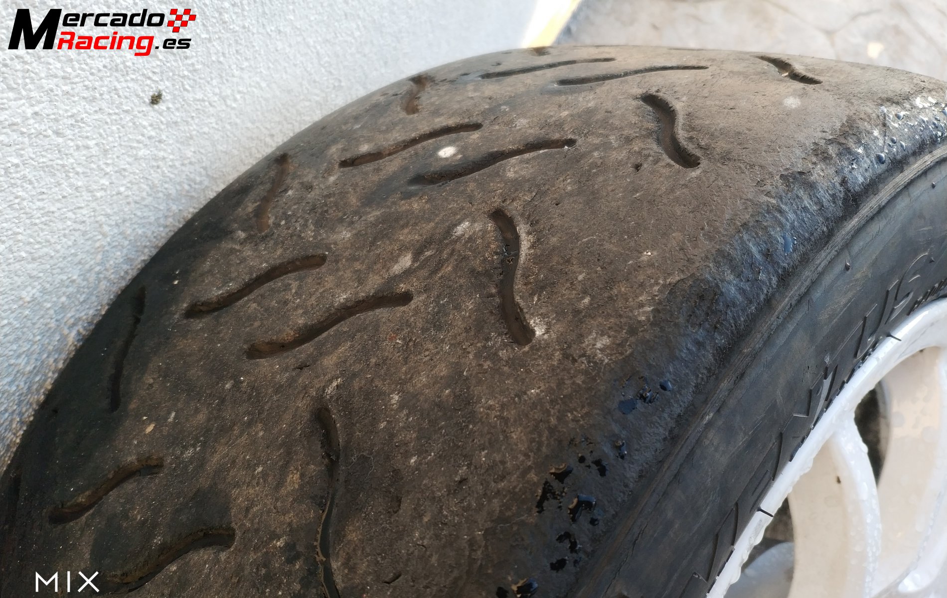 Neumáticos 15 asfalto seco y agua mojado