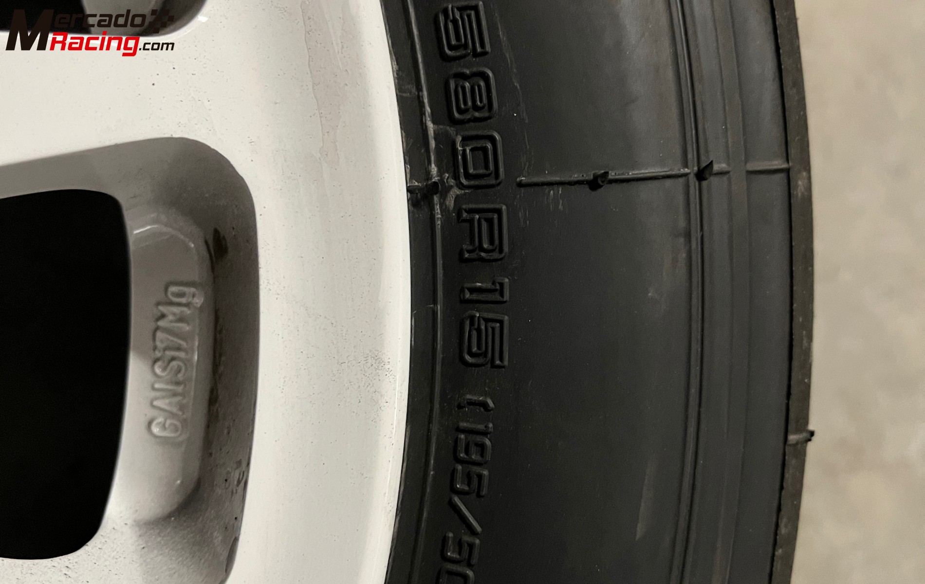 Slicks yokohama fía 15”
