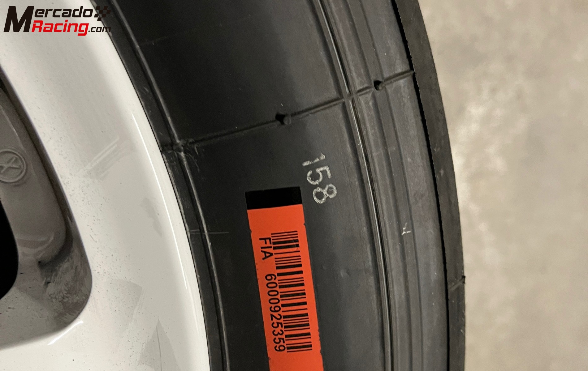 Slicks yokohama fía 15”