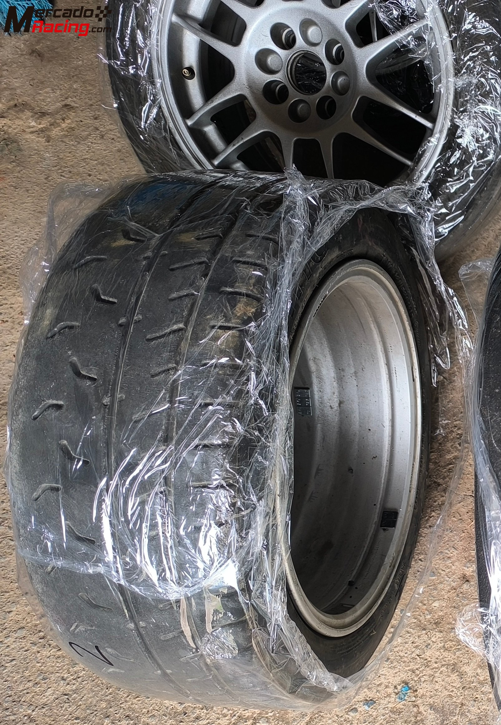 Ruedas kumho medios y blandos