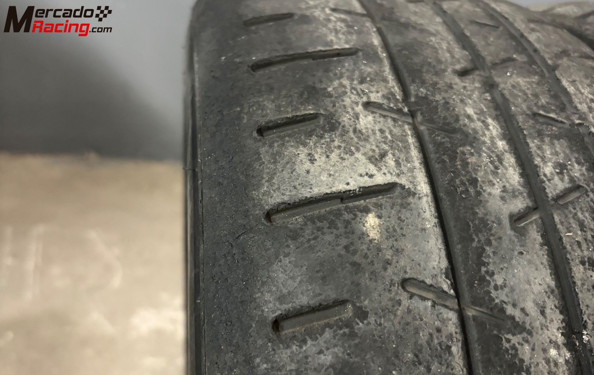 2 slicks hankook 15”- t33