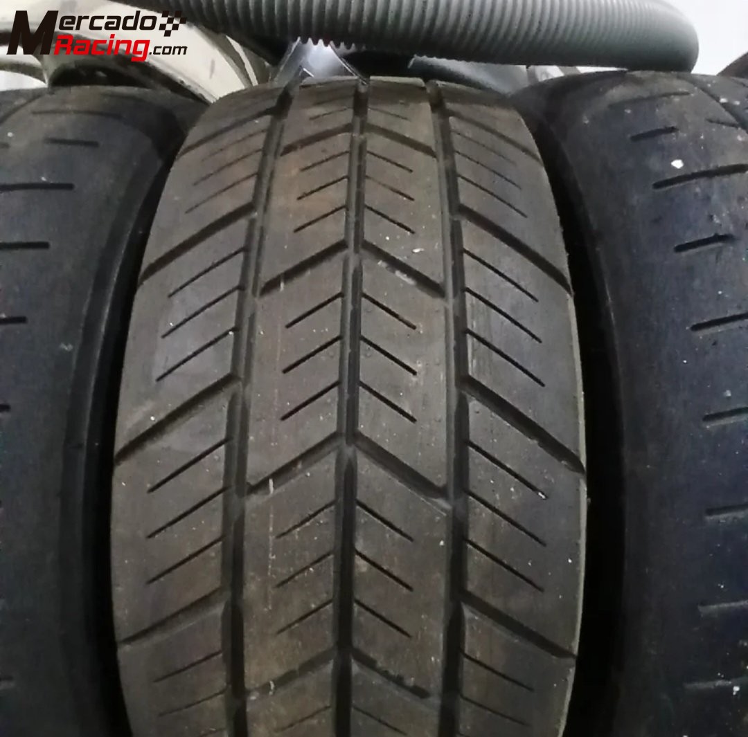 Slicks kumho fia tw02 de agua en 15