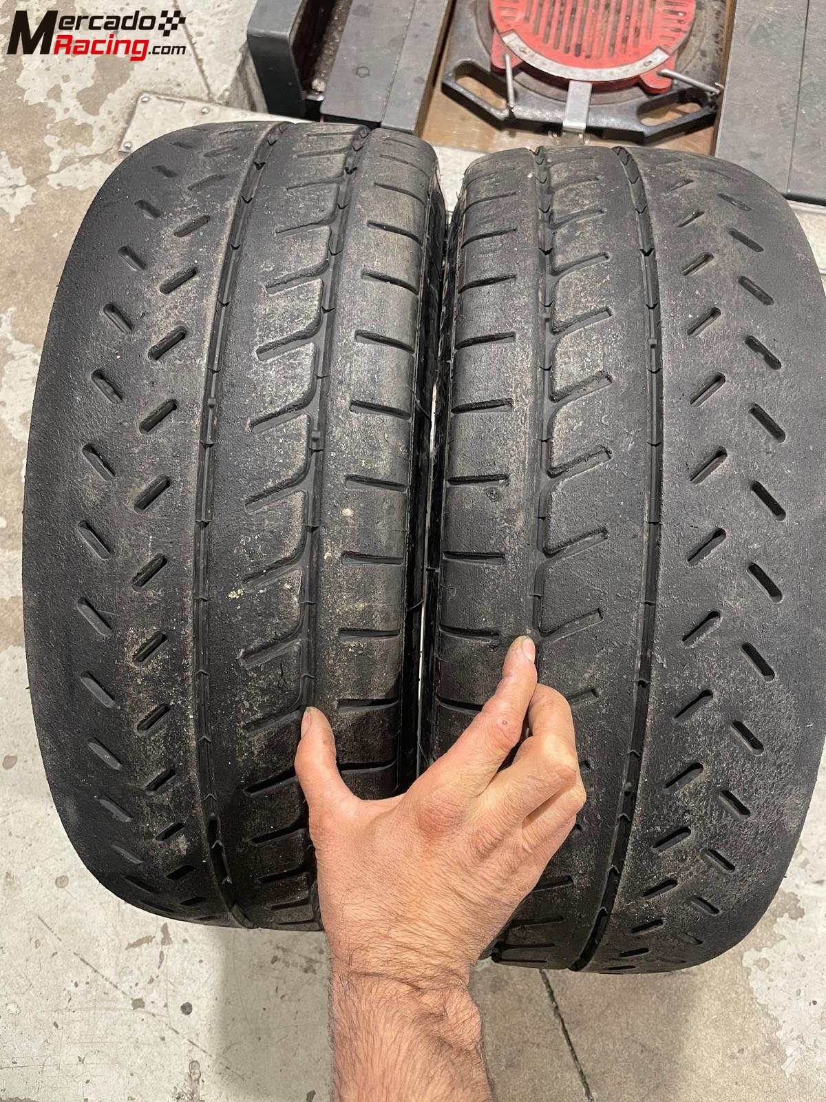 Se venden 8 neumaticos michelin 21 con muy pocos km. 