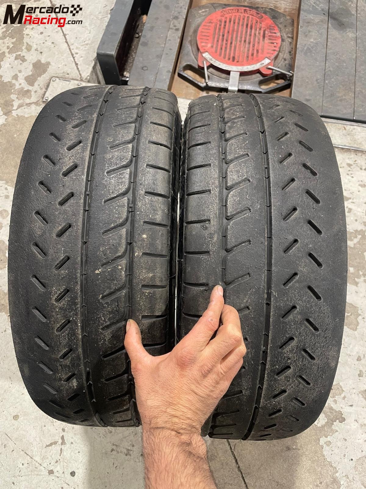 Se venden 8 neumaticos michelin 21 con muy pocos km. 