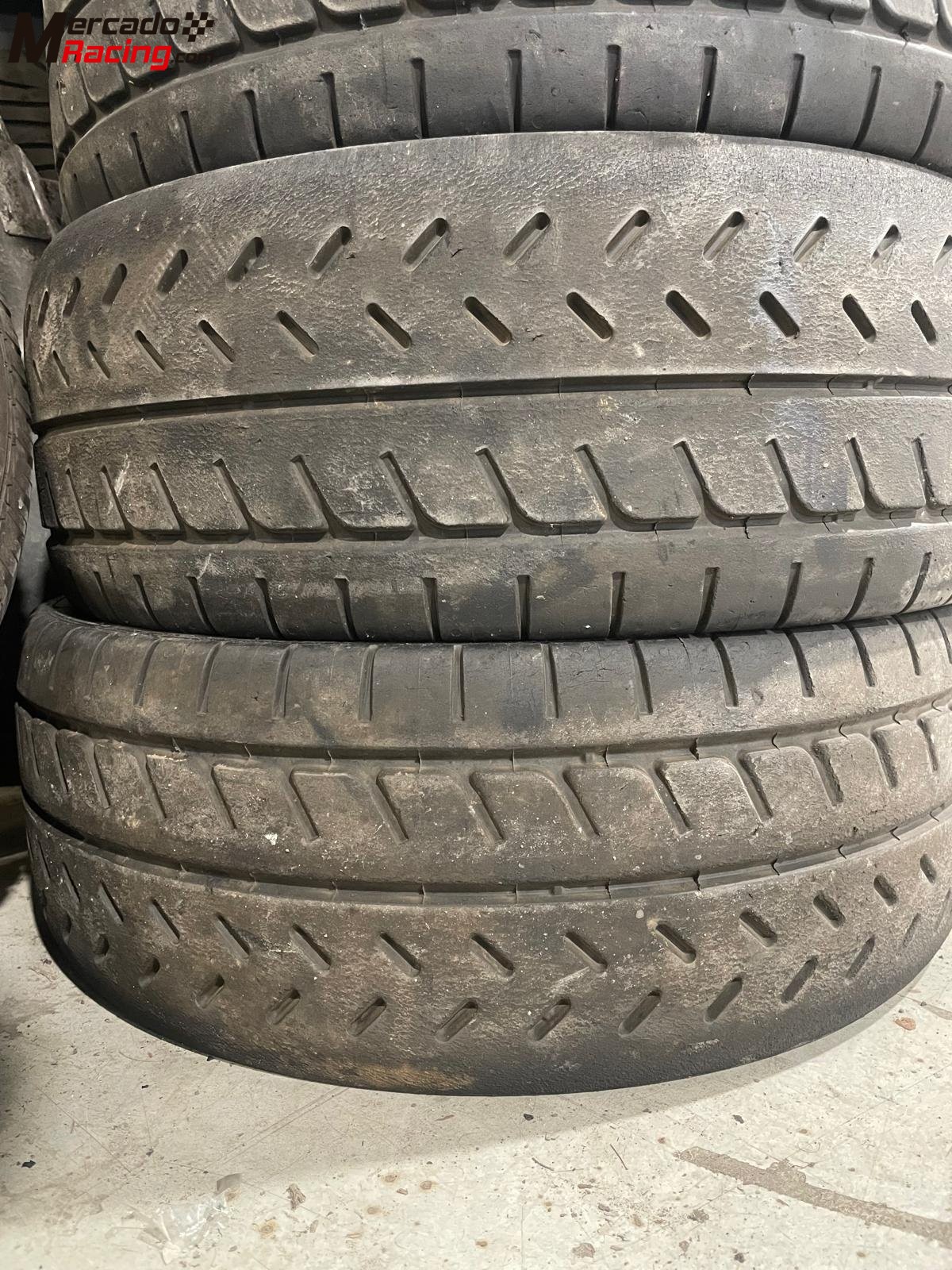 Se venden 8 neumaticos michelin 21 con muy pocos km. 