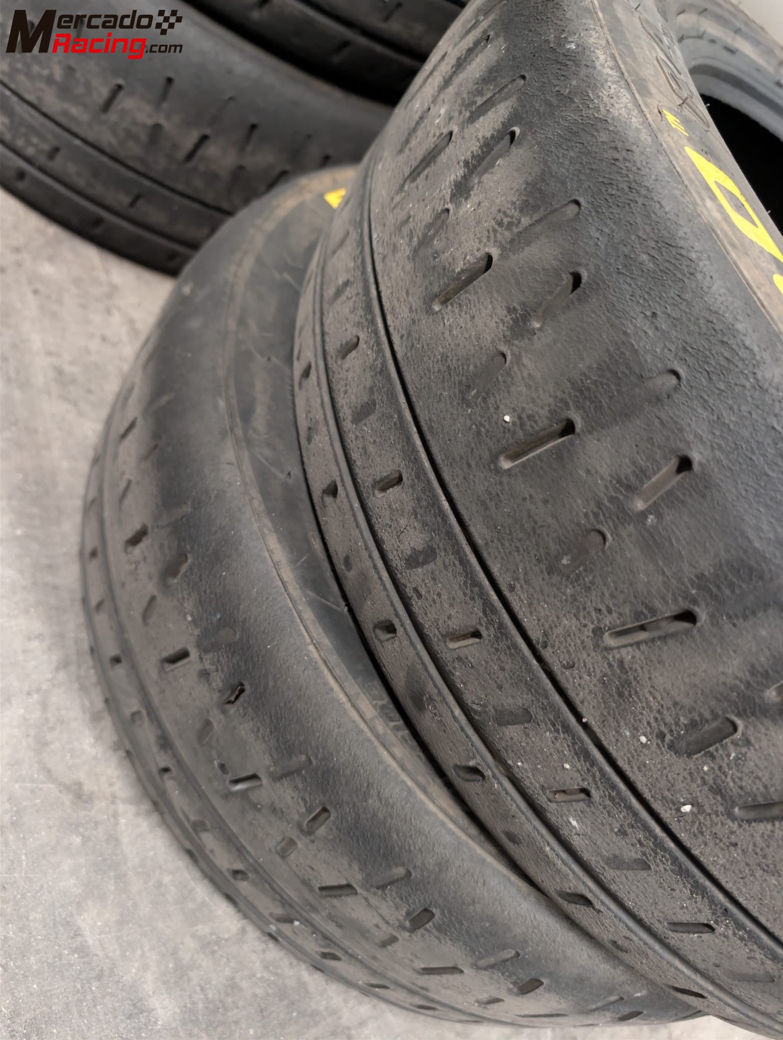 Slicks pirelli 16