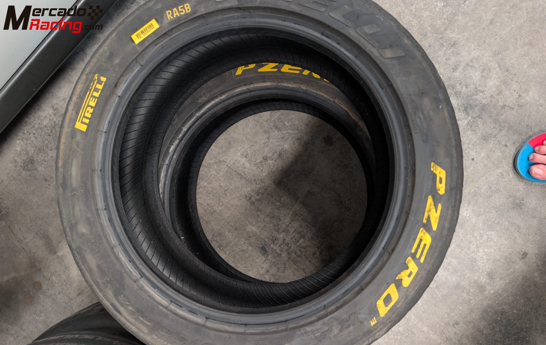 Slicks pirelli 16