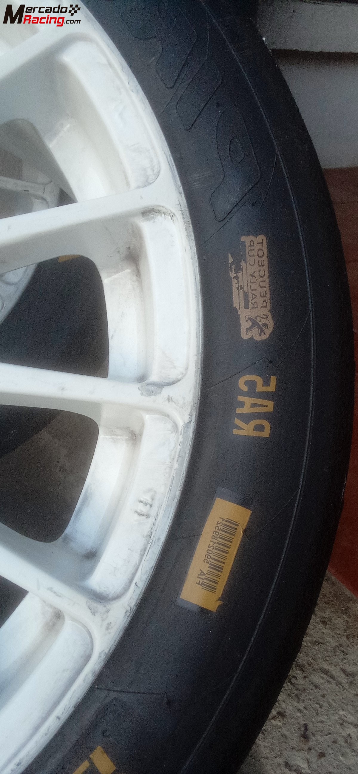 Vendo slick michelin y pirelli en 17