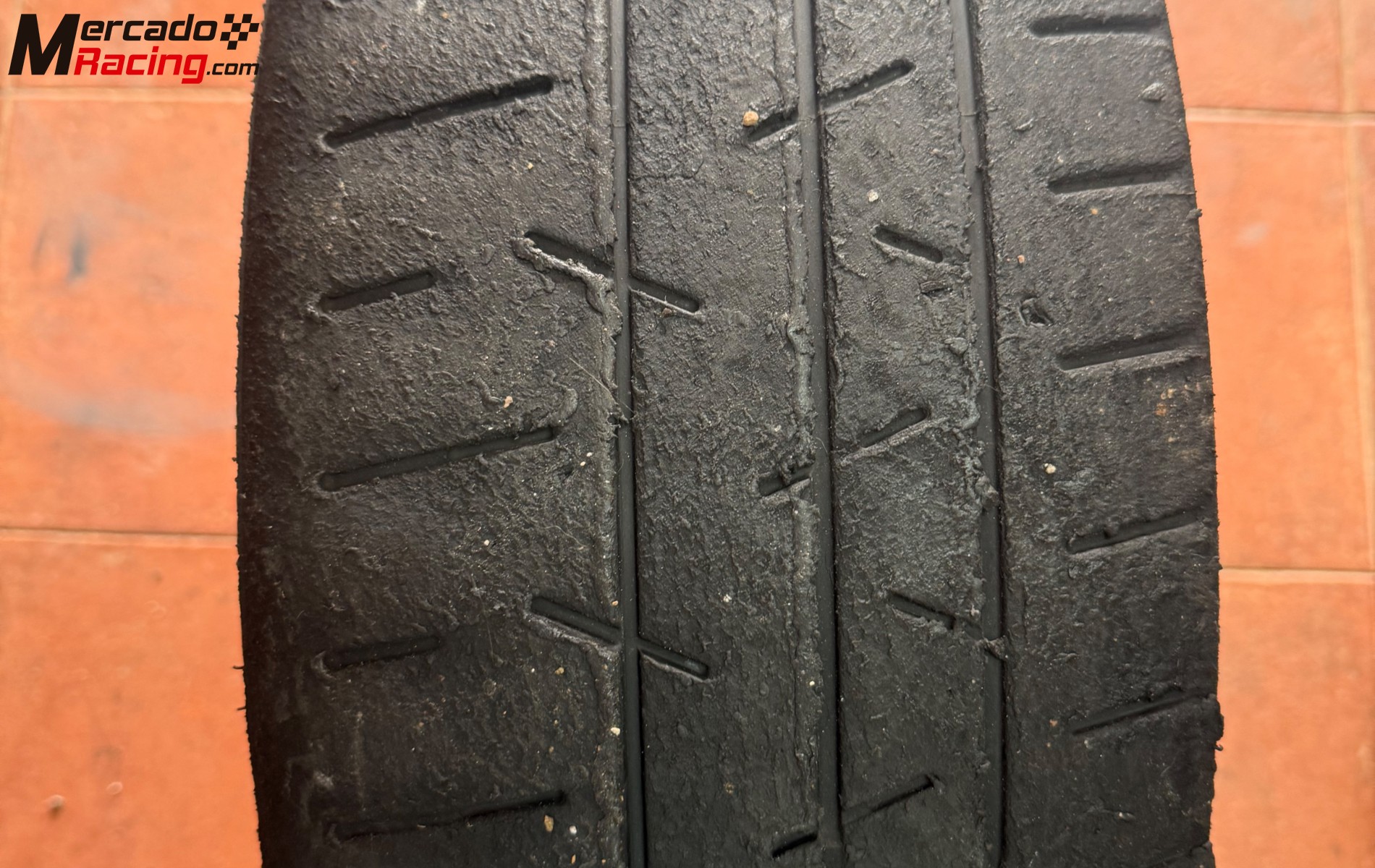 2 neumáticos hankook 215/45-17 t72