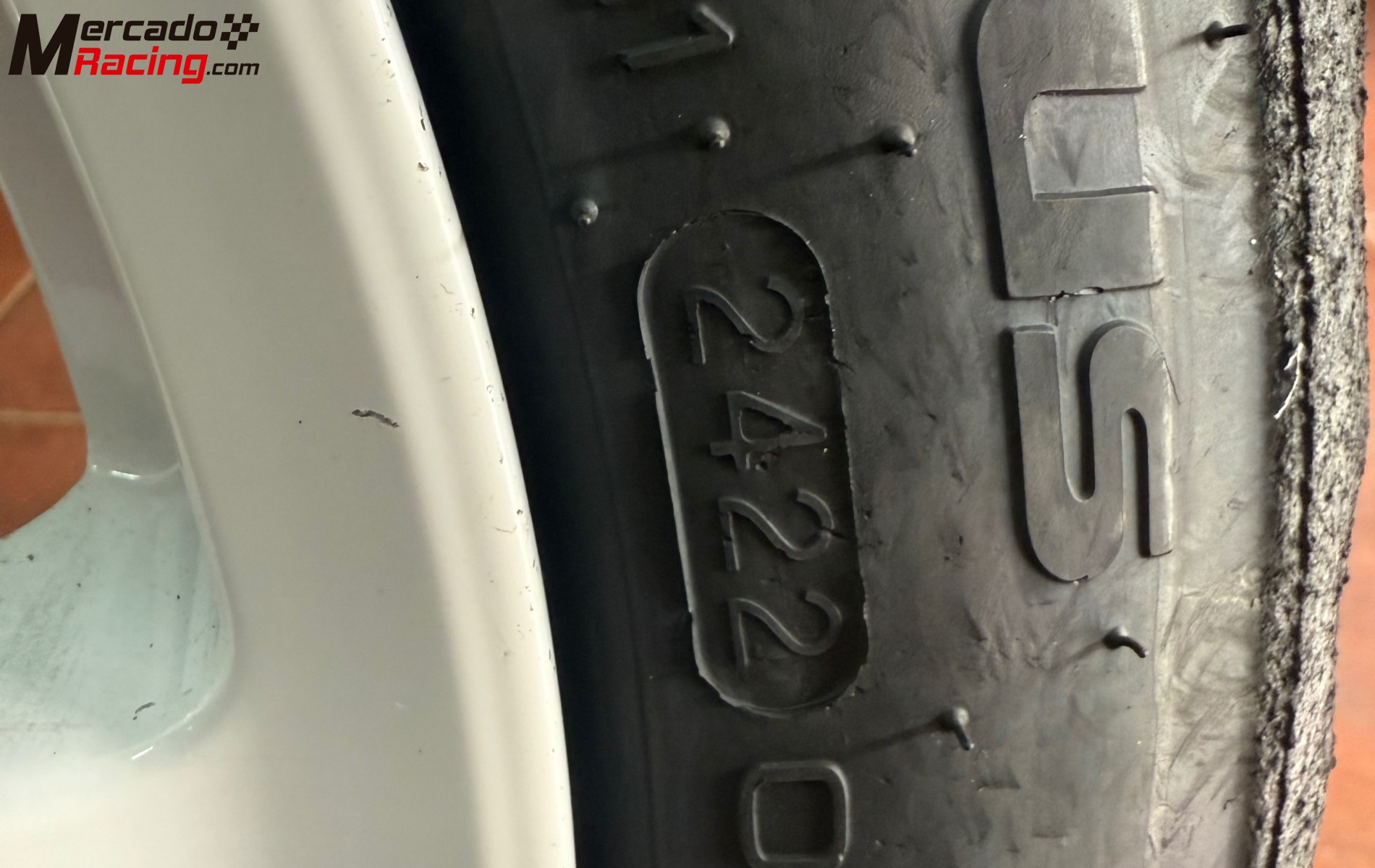 2 neumáticos hankook 215/45-17 t72