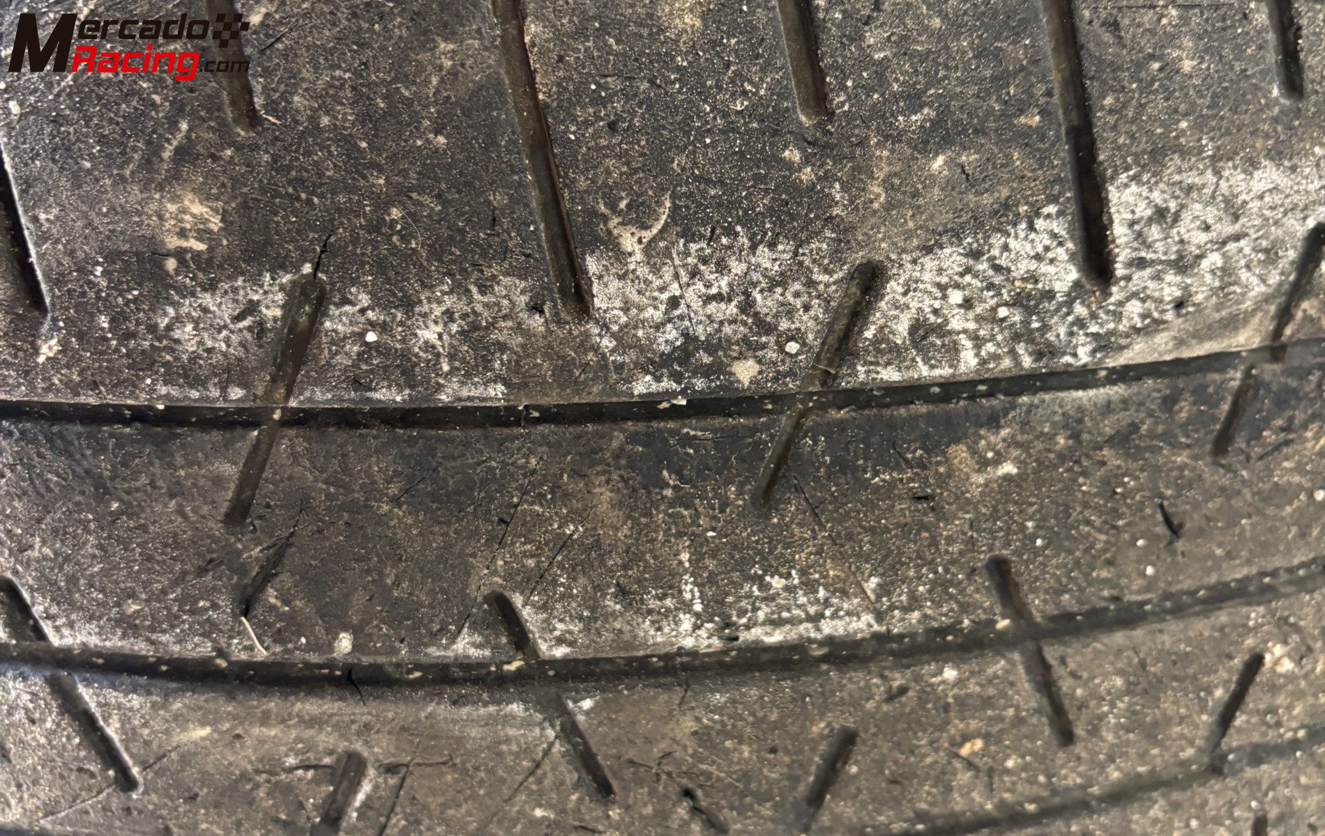 Se vende lote de neumáticos 210/625r17