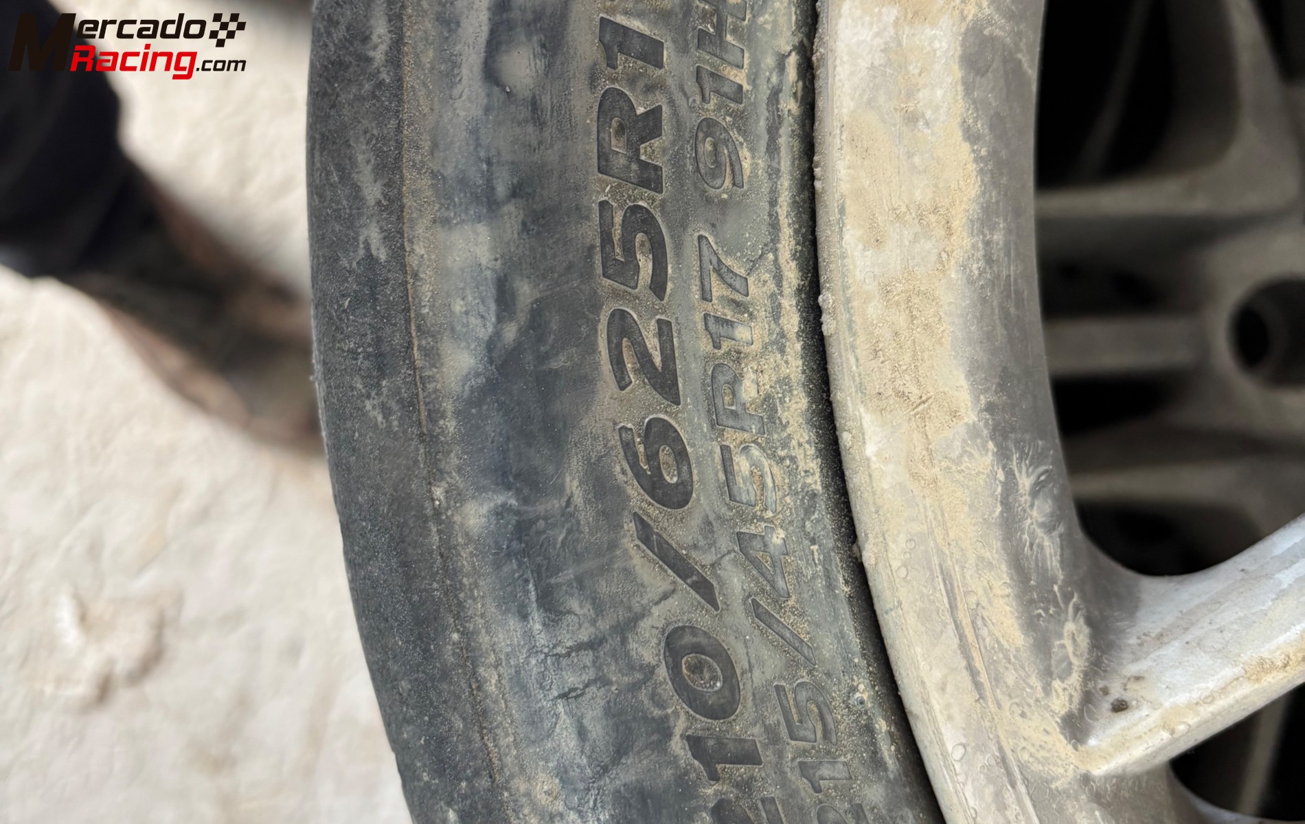 Se vende lote de neumáticos 210/625r17