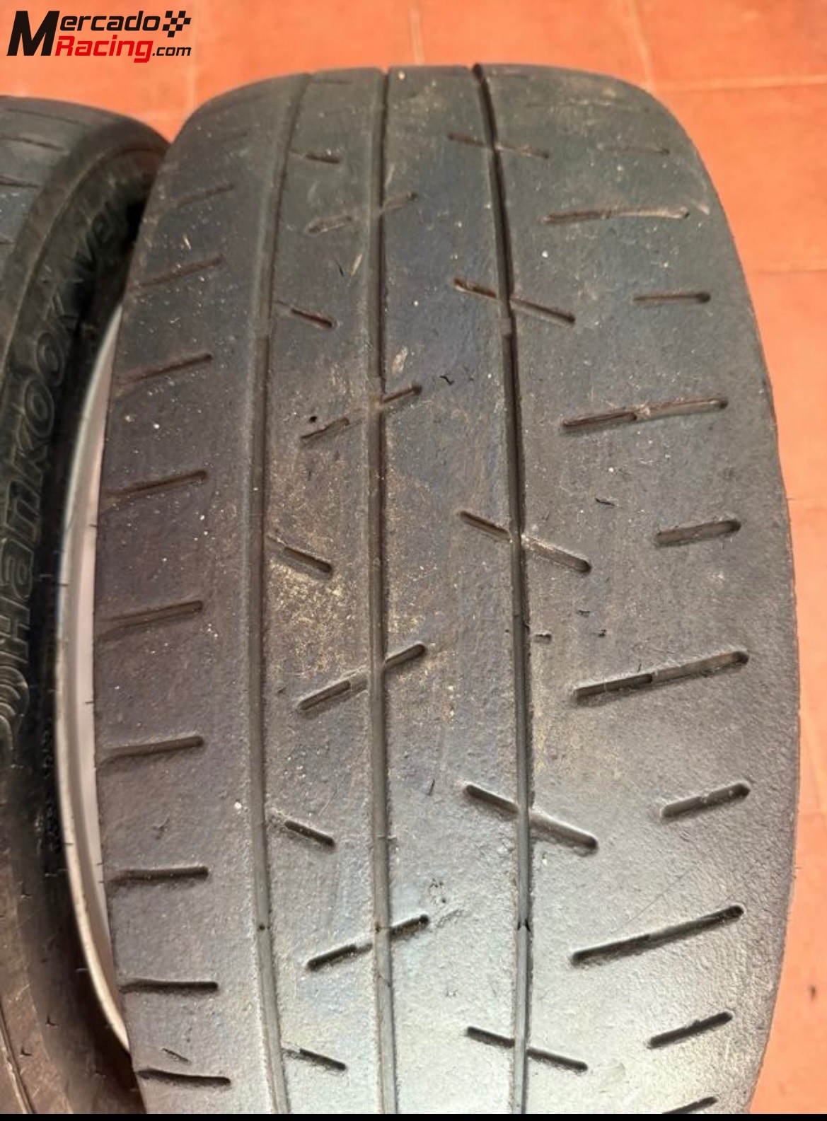 Neumaticos slick hankook 215/45-17 t33