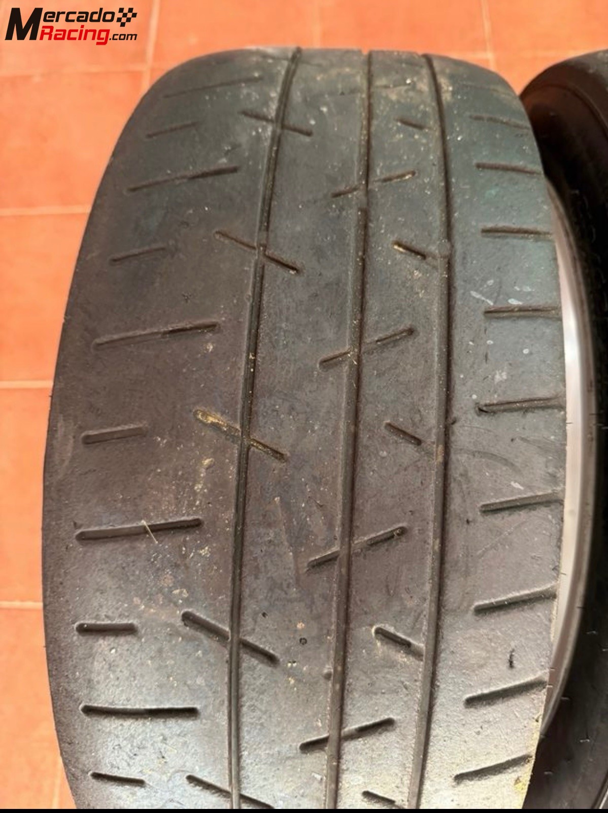 Neumaticos slick hankook 215/45-17 t33