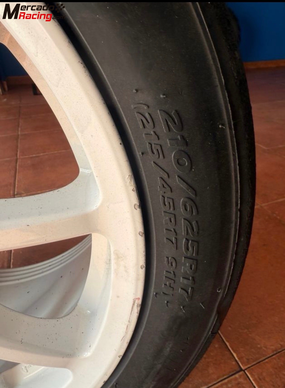 Neumaticos slick hankook 215/45-17 t33