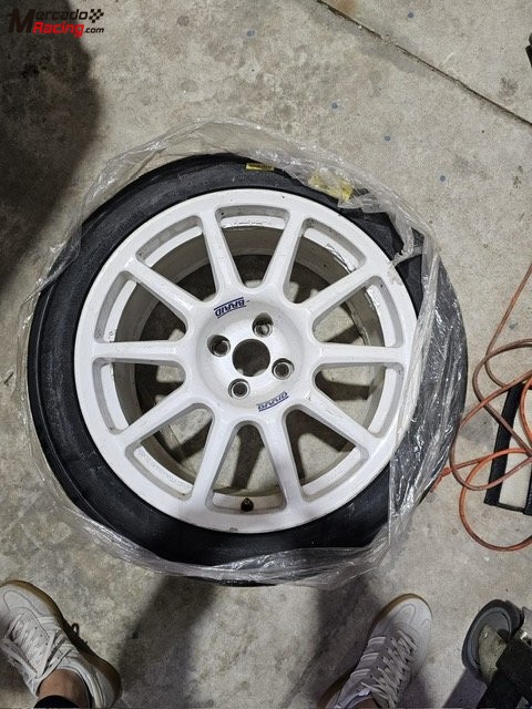 Neumaticos slicks  hankook  t52  y lluvia michelin p20