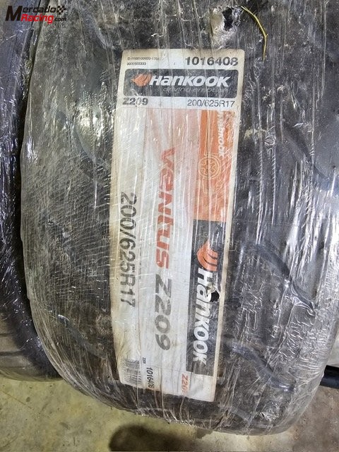 Neumaticos slicks  hankook  t52  y lluvia michelin p20