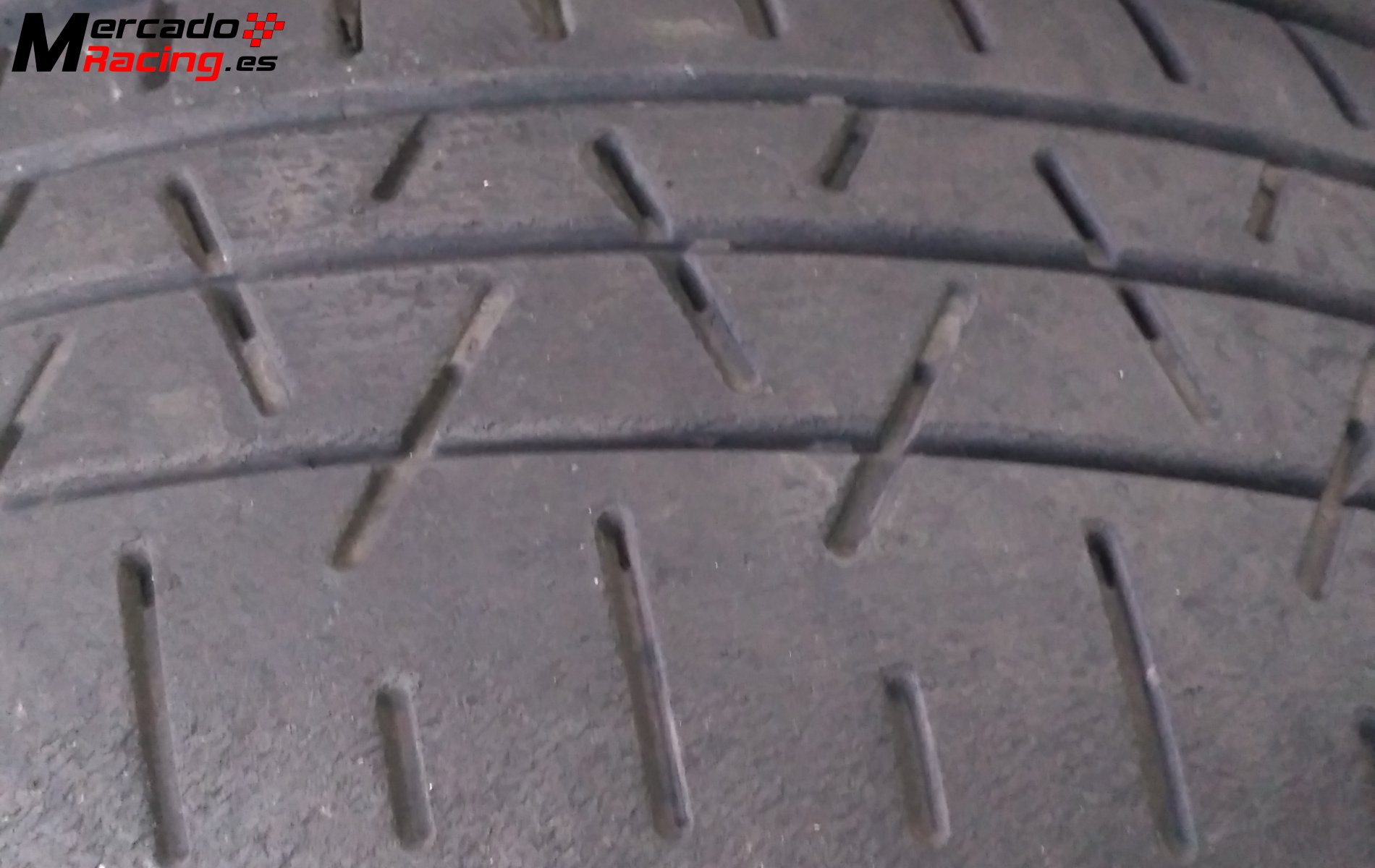 Neumáticos hankook compuestos  t32,  t52 y t72
