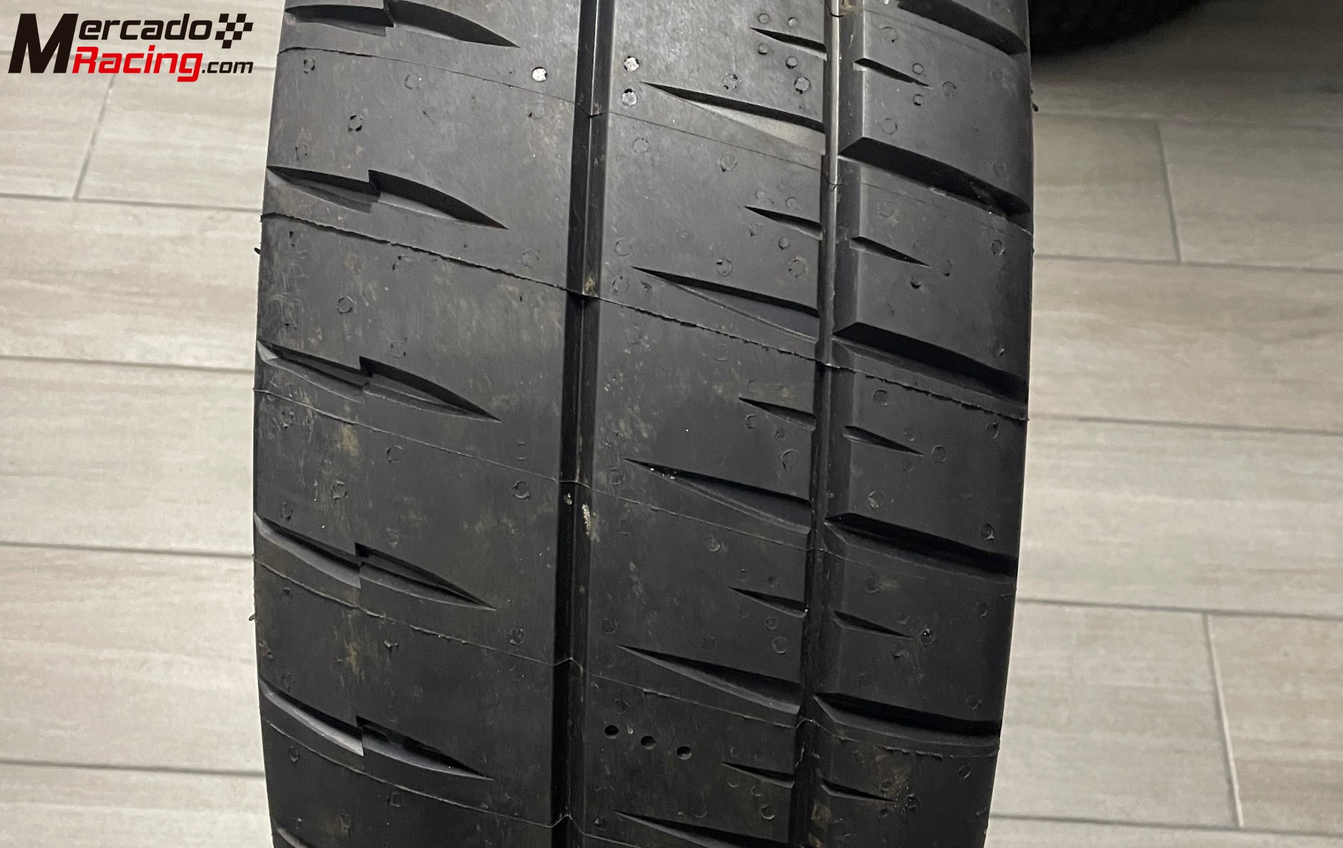 Vendo slicks michelin y pirelli 