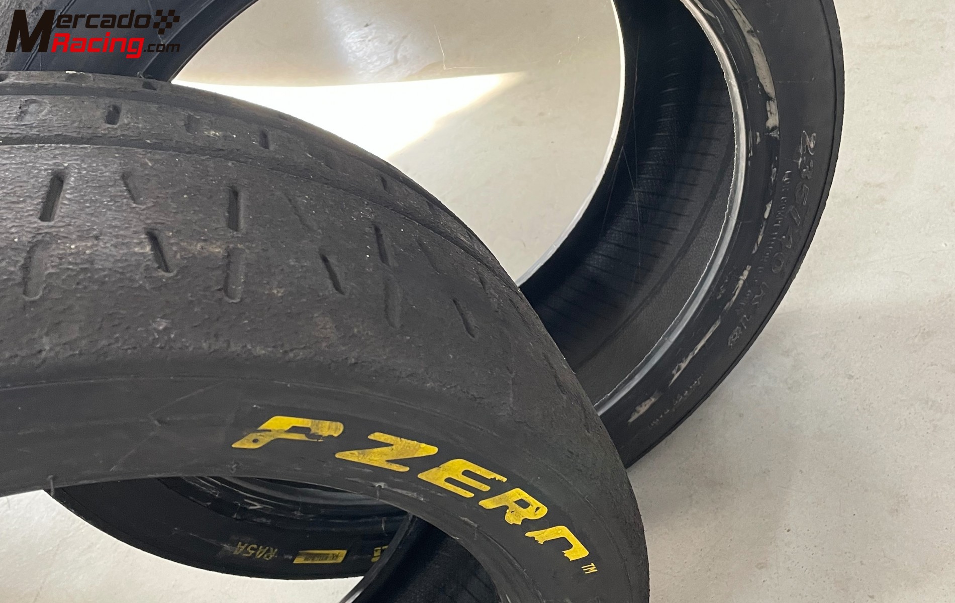Slicks pirelli ra5 y michelin h31