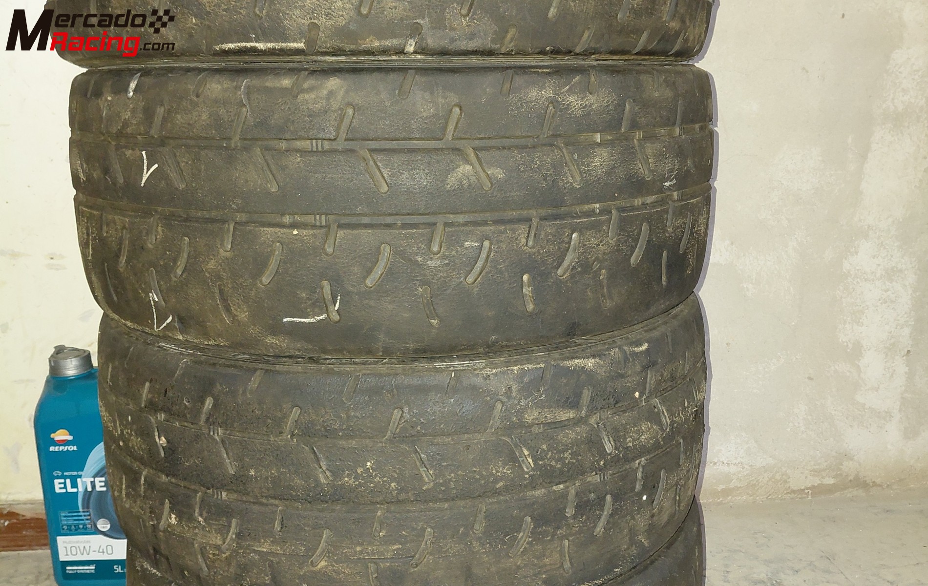 Venta neumáticos asfalto. 