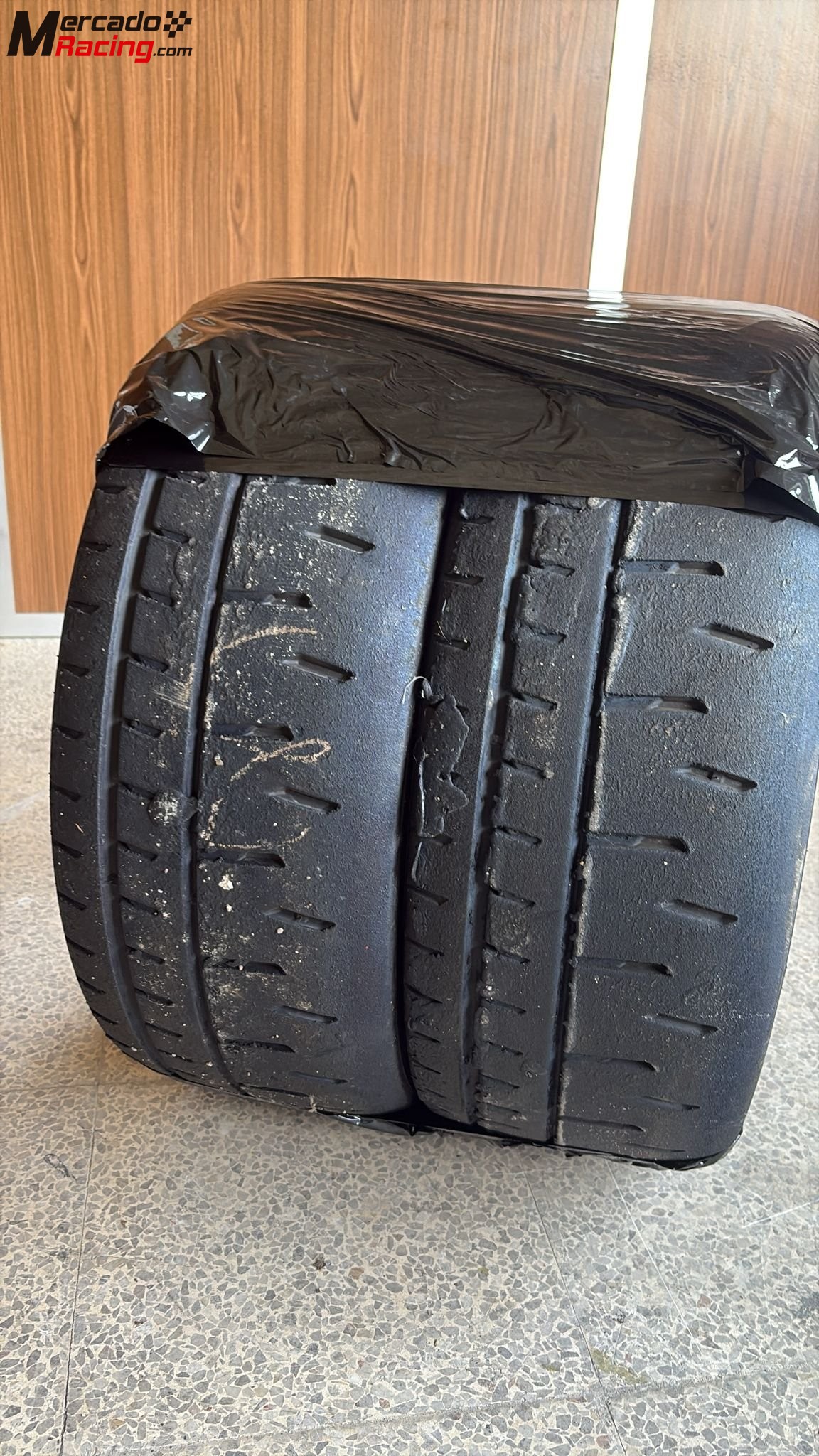 Juego neumaticos hankook en 18 compuesto t33 (duro). 235/40/18