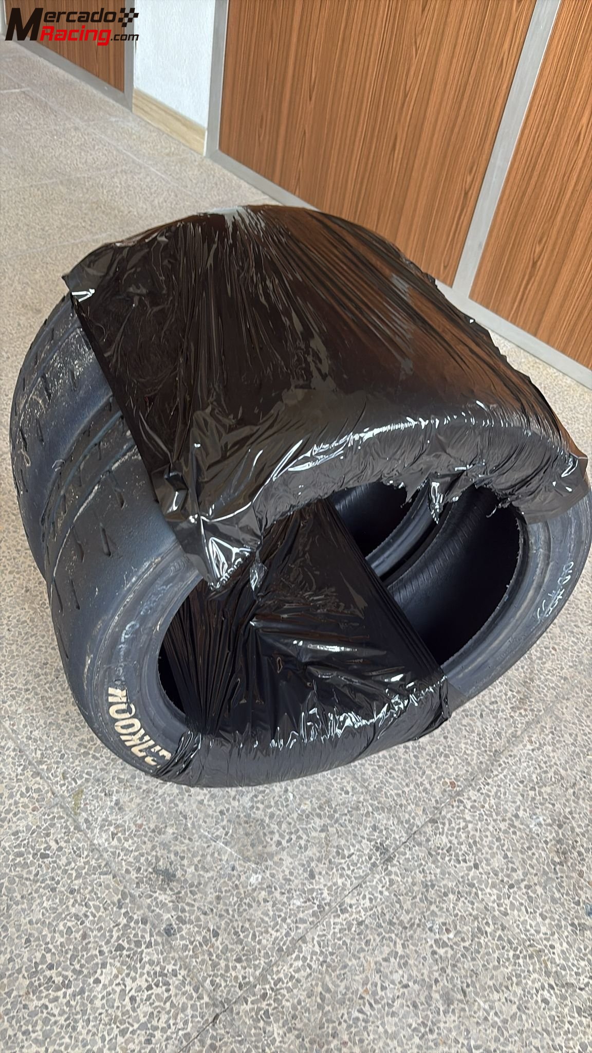 Juego neumaticos hankook en 18 compuesto t33 (duro). 235/40/18